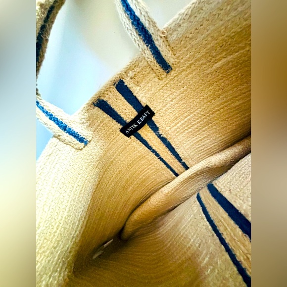 Antik Kraft Jute large Tote - Picture 2 of 3